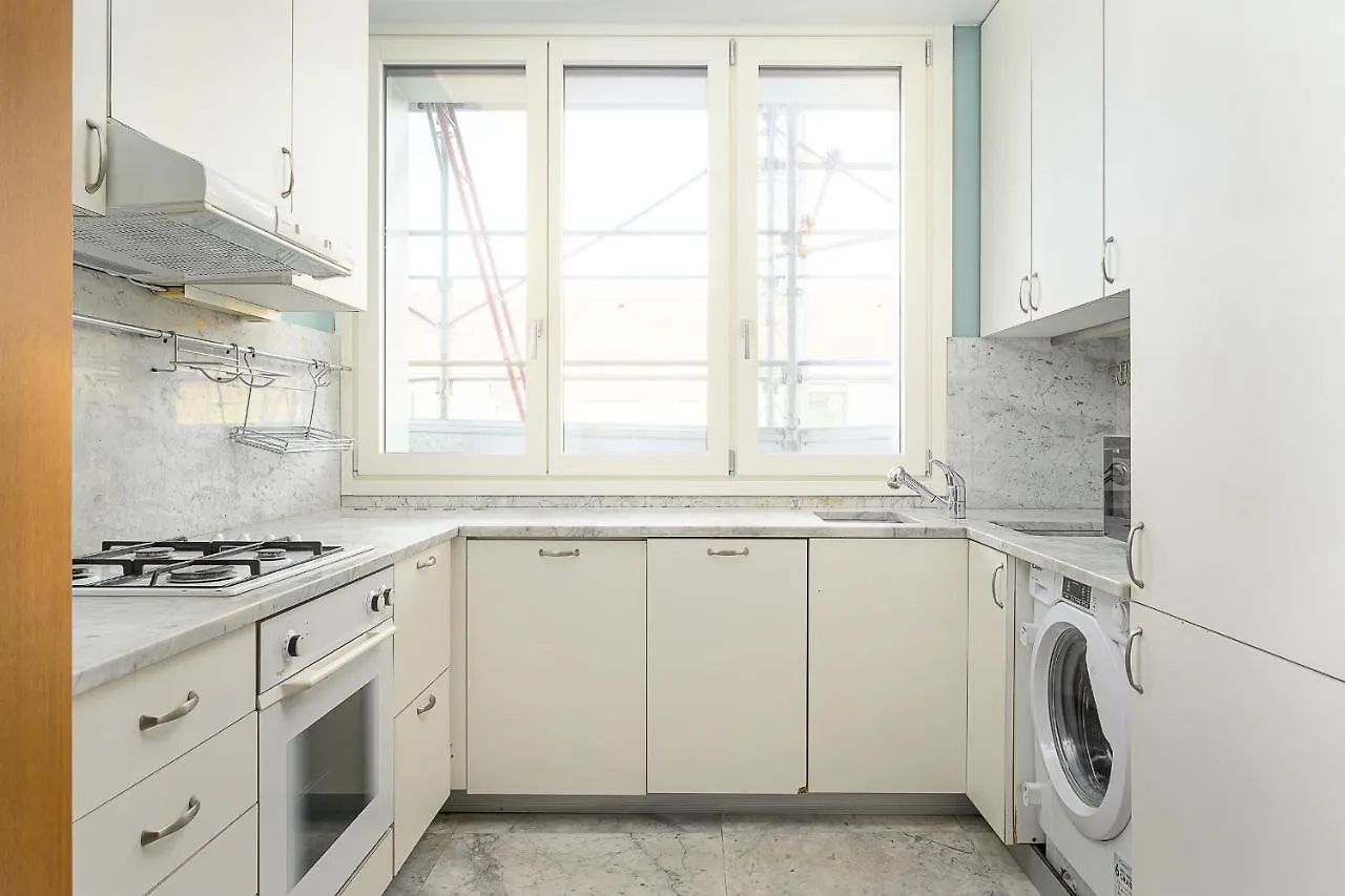 Ampio Appartamento A 20 Minuti Dal Centro Milan Apartment