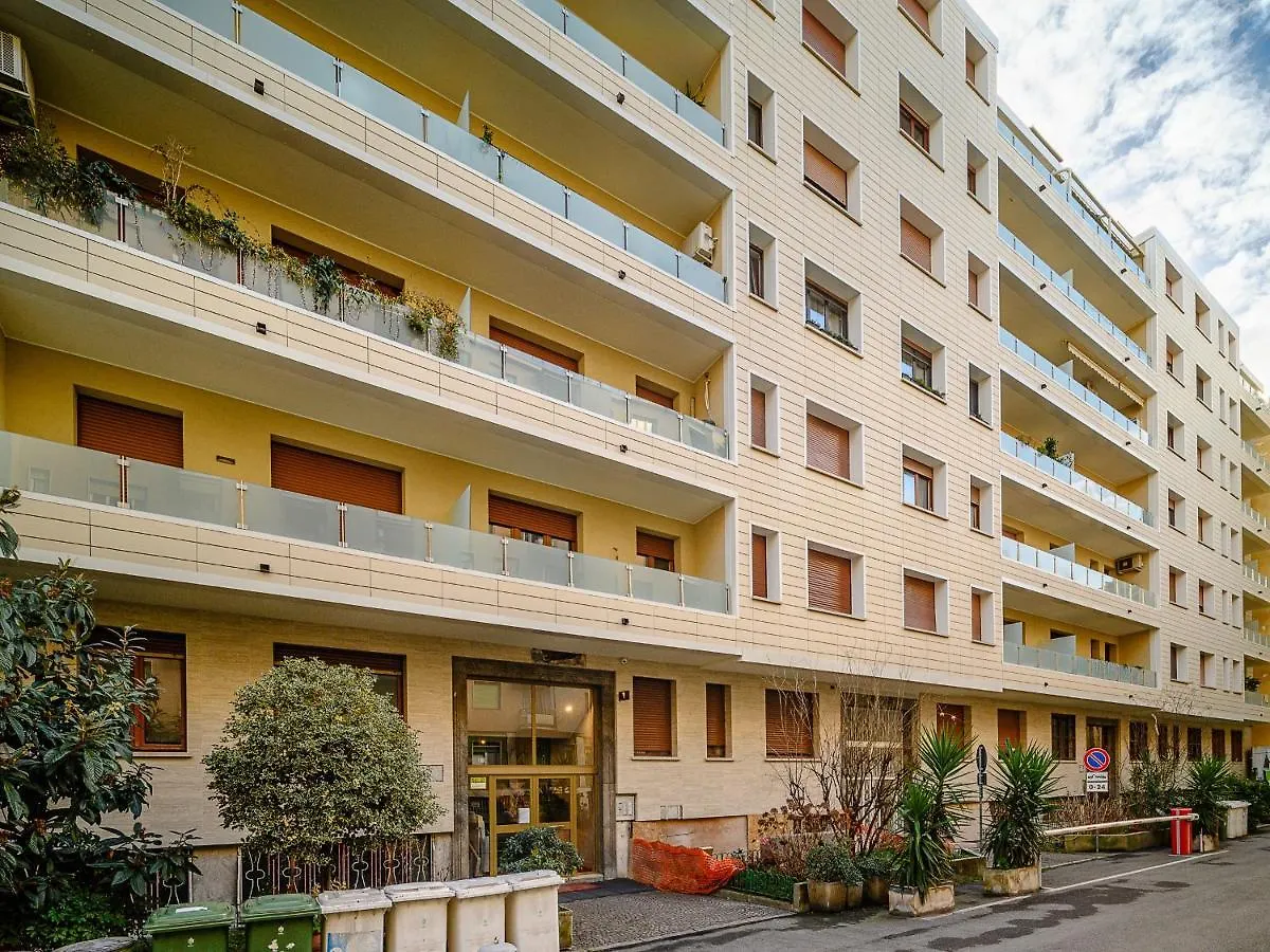 Ampio Appartamento A 20 Minuti Dal Centro Milan Apartment